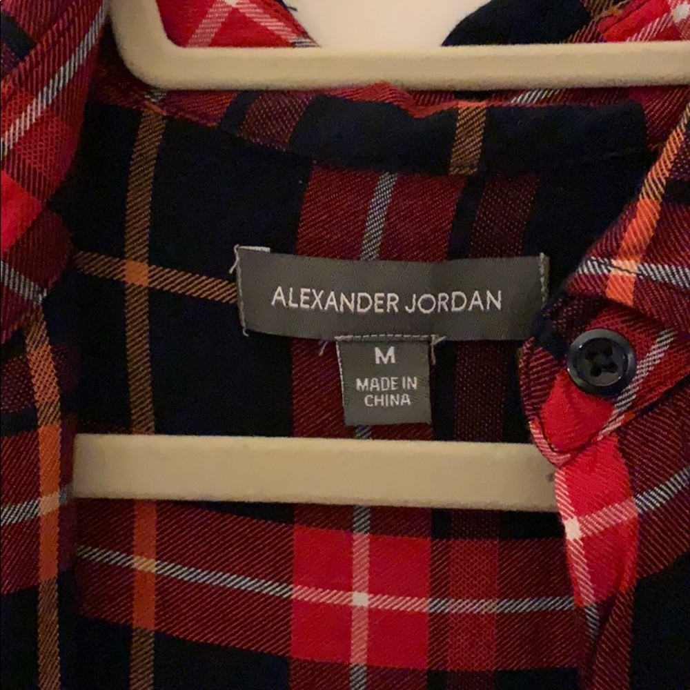 Woman’s M button down - Picture 2 of 4